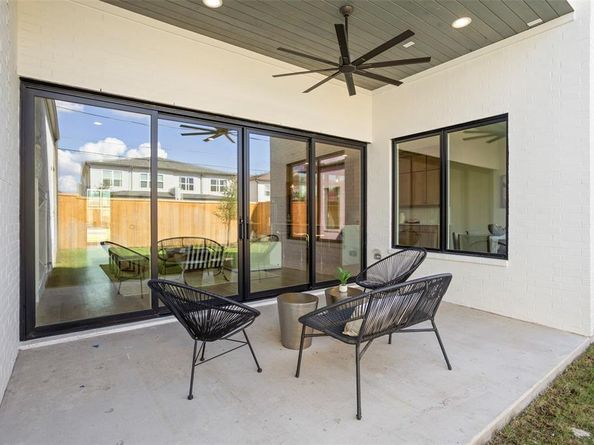 4511  Cowan Avenue , Dallas Texas 75209