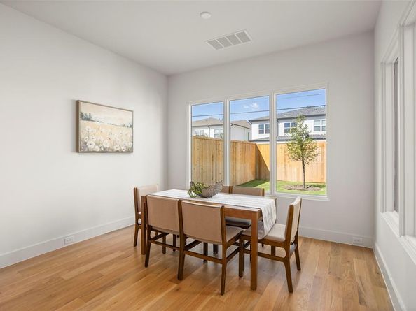 4511  Cowan Avenue , Dallas Texas 75209