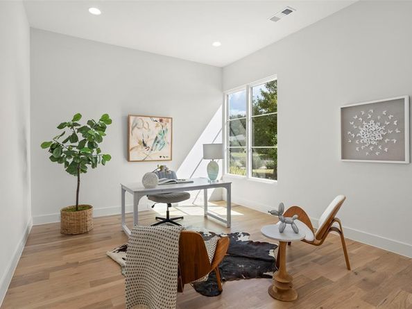 4511  Cowan Avenue , Dallas Texas 75209