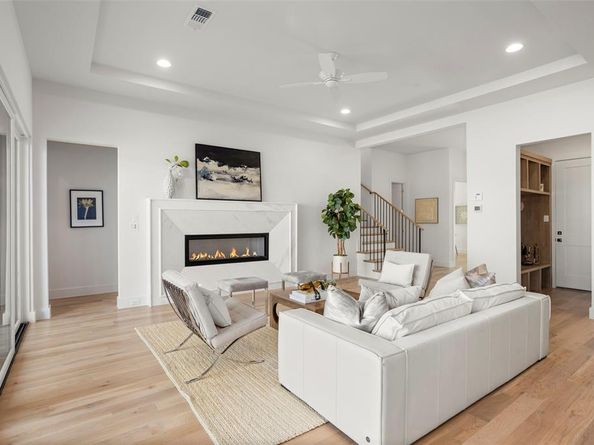 4511  Cowan Avenue , Dallas Texas 75209