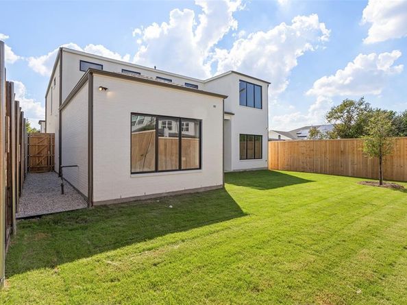 4511  Cowan Avenue , Dallas Texas 75209