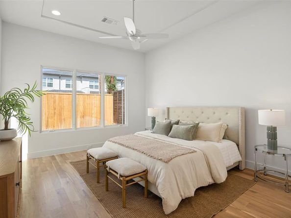 4511  Cowan Avenue , Dallas Texas 75209