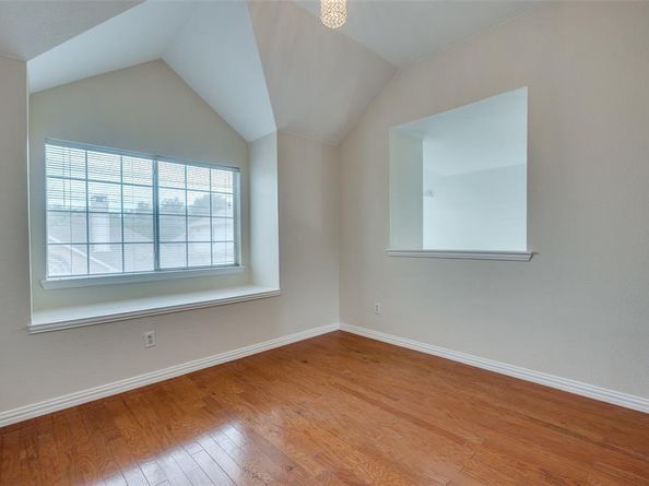 9005  Crown Point Circle , Irving Texas 75063