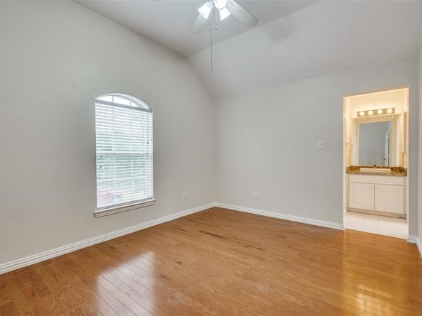 9005  Crown Point Circle , Irving Texas 75063