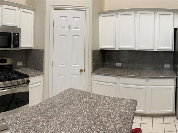 9005  Crown Point Circle , Irving Texas 75063