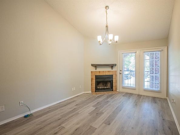 3209  Donnelly Circle  104, Fort Worth Texas 76107