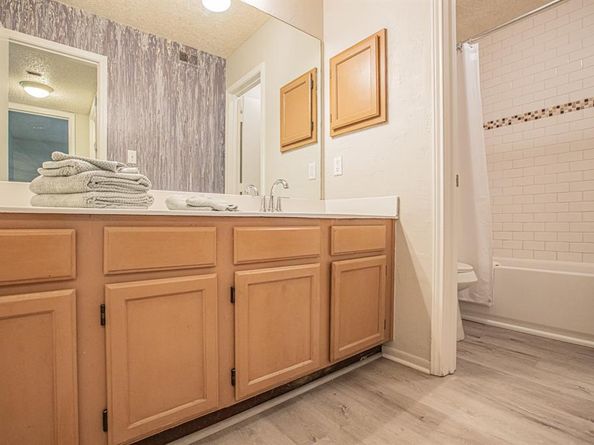 3209  Donnelly Circle  104, Fort Worth Texas 76107