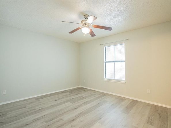 3209  Donnelly Circle  104, Fort Worth Texas 76107