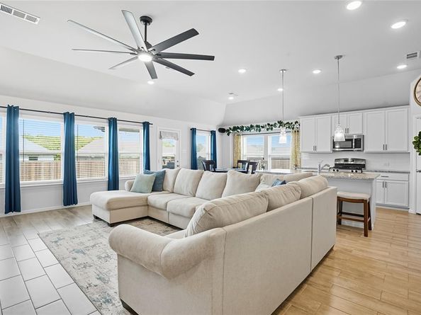 1321  Hunters Ridge Drive , Crowley Texas 76036