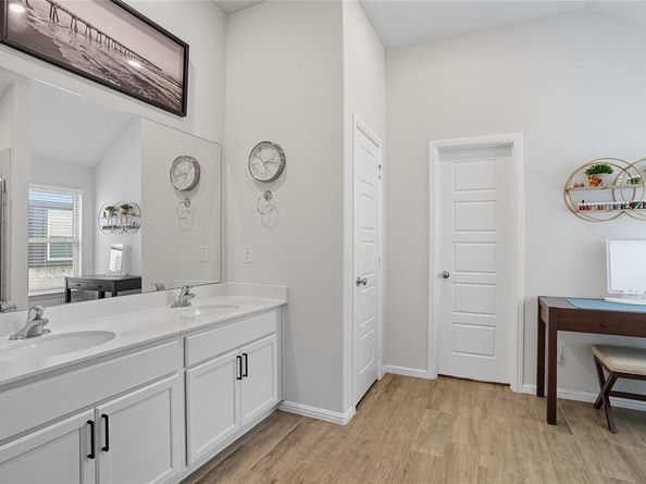 1321  Hunters Ridge Drive , Crowley Texas 76036