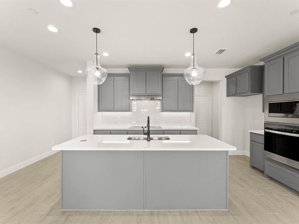 672  Sandiford  , Mansfield Texas 76063