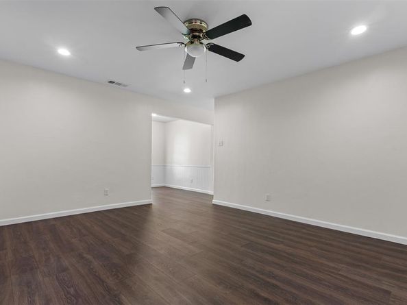 910  Waikiki Drive , Garland Texas 75043