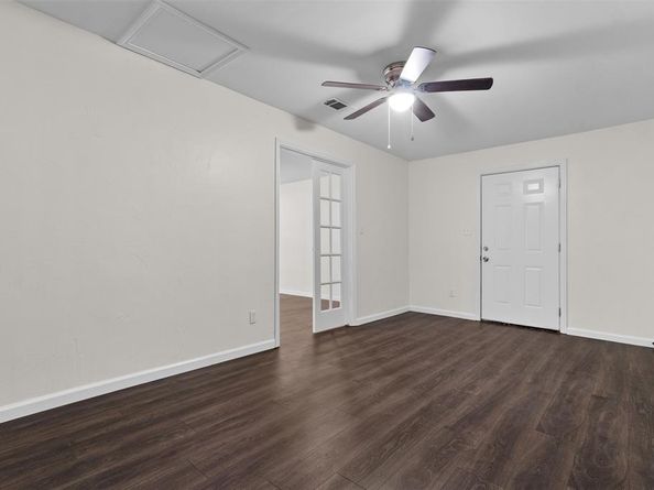 910  Waikiki Drive , Garland Texas 75043