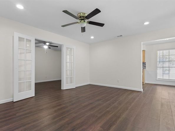 910  Waikiki Drive , Garland Texas 75043