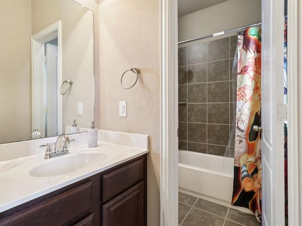 1506  Oak Park Lane , Cedar Hill Texas 75104