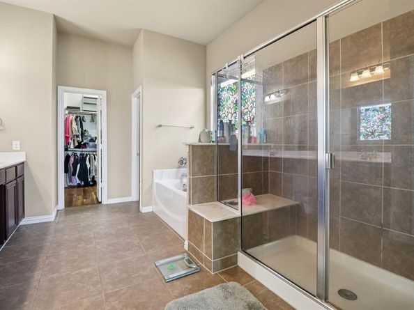 1506  Oak Park Lane , Cedar Hill Texas 75104