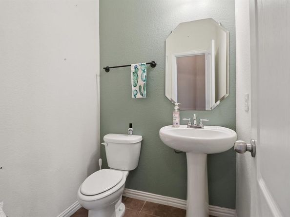 1506  Oak Park Lane , Cedar Hill Texas 75104