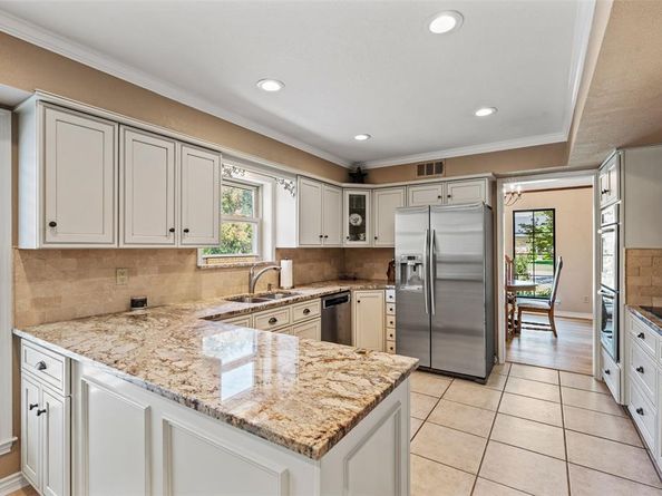 2706  Peach Tree Drive , Carrollton Texas 75006