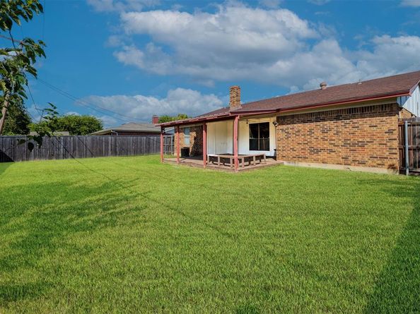 2662  Parkside Drive , Grand Prairie Texas 75052