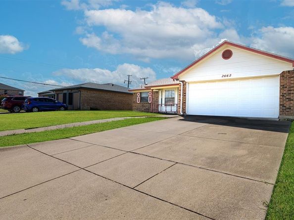 2662  Parkside Drive , Grand Prairie Texas 75052