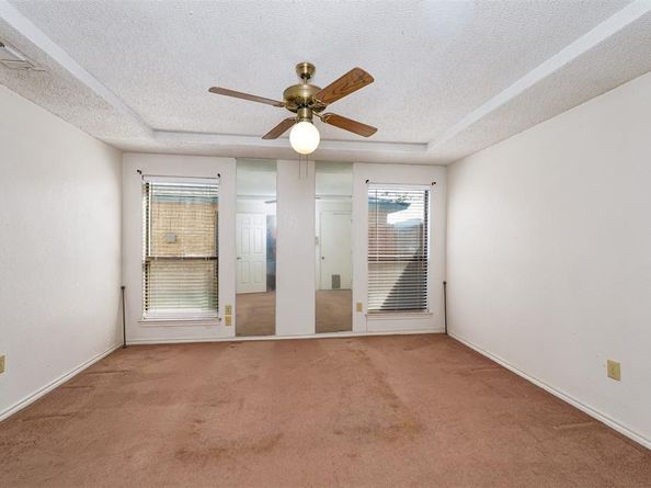 2662  Parkside Drive , Grand Prairie Texas 75052