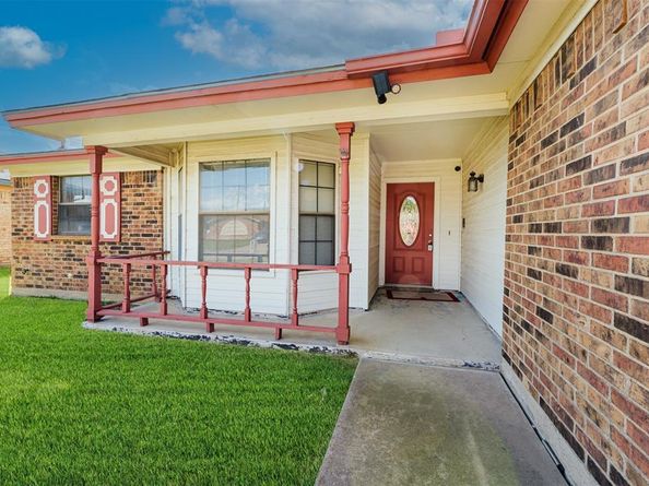 2662  Parkside Drive , Grand Prairie Texas 75052