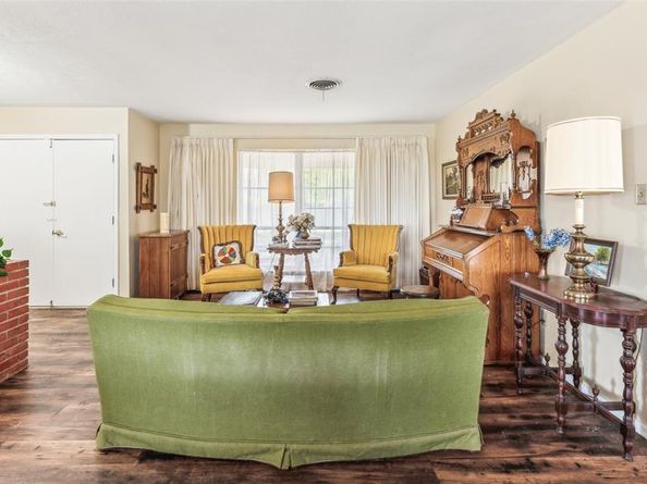 3055  Midway Road , Grapevine Texas 76092