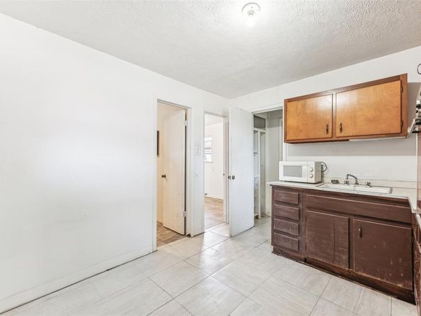 3055  Midway Road , Grapevine Texas 76092