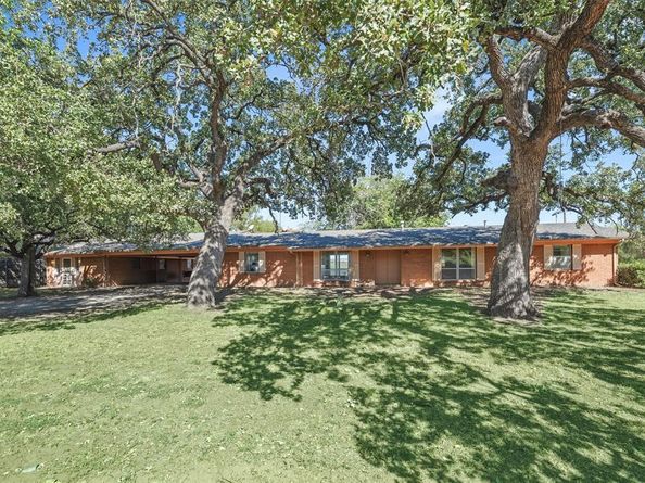 3055  Midway Road , Grapevine Texas 76092