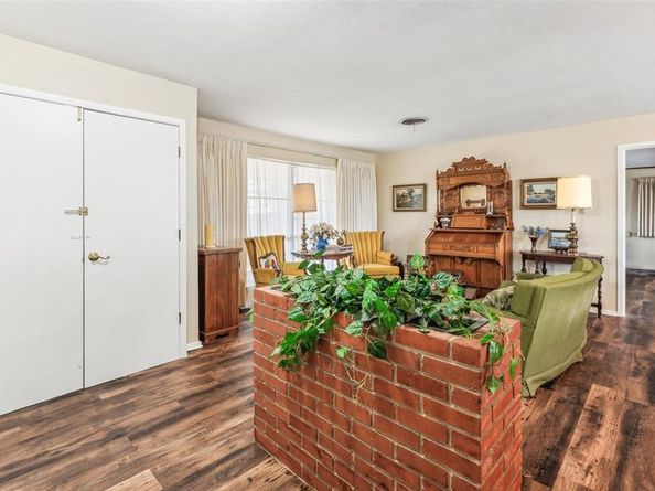 3055  Midway Road , Grapevine Texas 76092