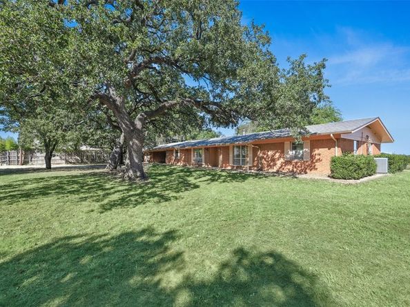 3055  Midway Road , Grapevine Texas 76092