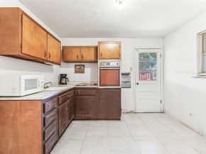 3055  Midway Road , Grapevine Texas 76092