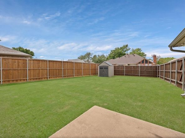 1916  Avignon Court , Carrollton Texas 75007