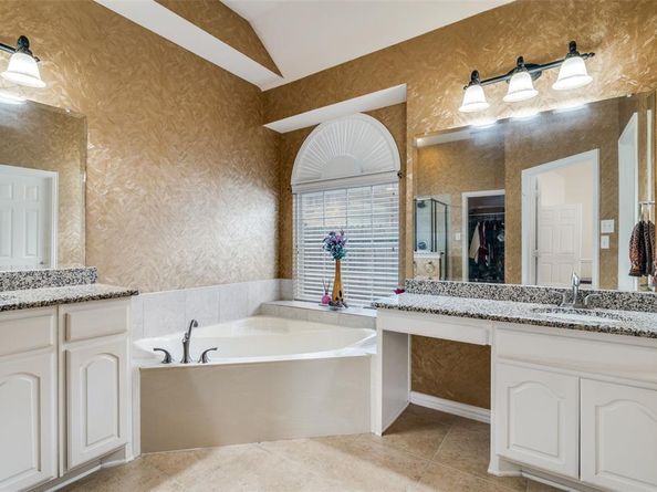 1110  Shearwater Lane , Garland Texas 75043