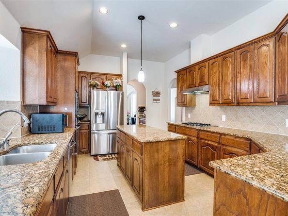 1110  Shearwater Lane , Garland Texas 75043