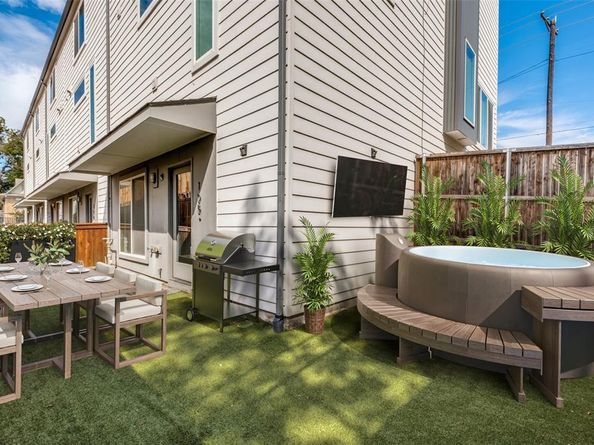 1901 N Carroll Avenue  105, Dallas Texas 75204