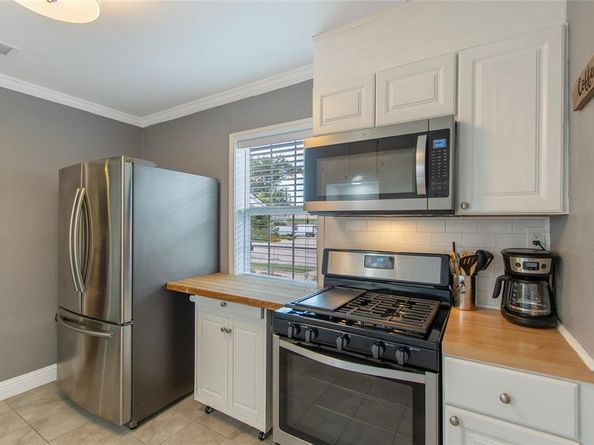 3909  Locke Avenue , Fort Worth Texas 76107