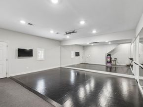 5712  Ridgetown Circle , Dallas Texas 75230