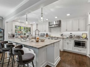 5712  Ridgetown Circle , Dallas Texas 75230