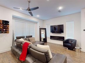 5811  Bryan Parkway  10, Dallas Texas 75206