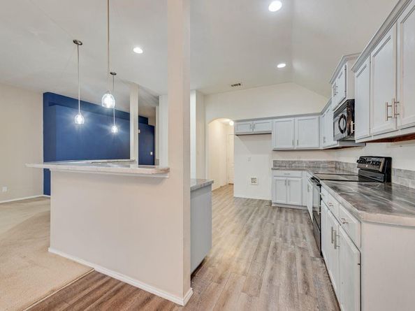 500  Crescent Creek Lane , Fort Worth Texas 76140