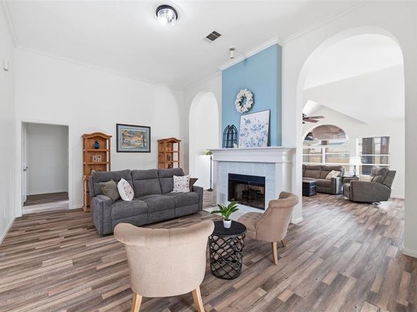 7  Equestrian Court , Mansfield Texas 76063