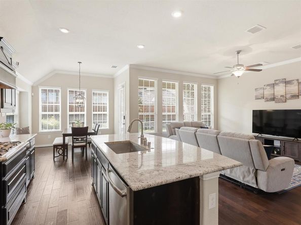 800  River Oak Avenue , Euless Texas 76039