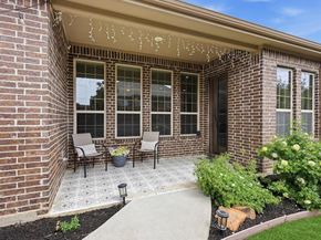 800  River Oak Avenue , Euless Texas 76039