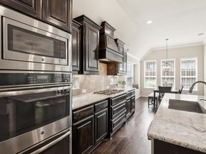800  River Oak Avenue , Euless Texas 76039