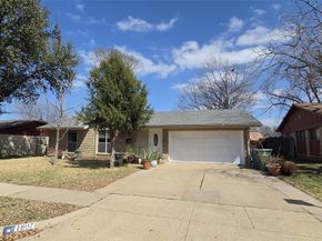 1807  Redbud Circle , Carrollton Texas 75006