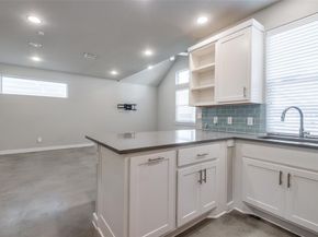 1225  Crownview Lane , Dallas Texas 75208