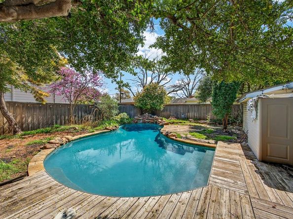 9846  Crestwick Drive , Dallas Texas 75238