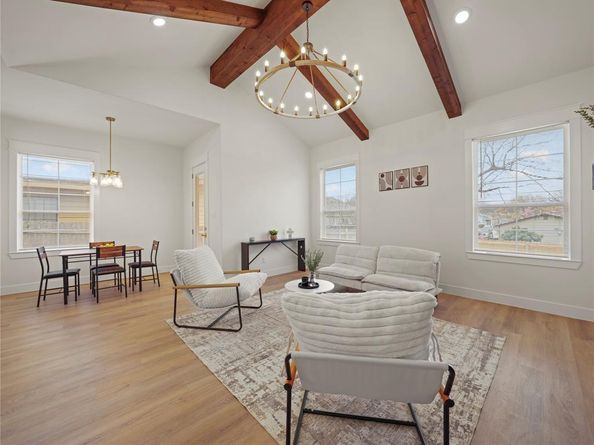 1033 E Bowie Street , Fort Worth Texas 76104