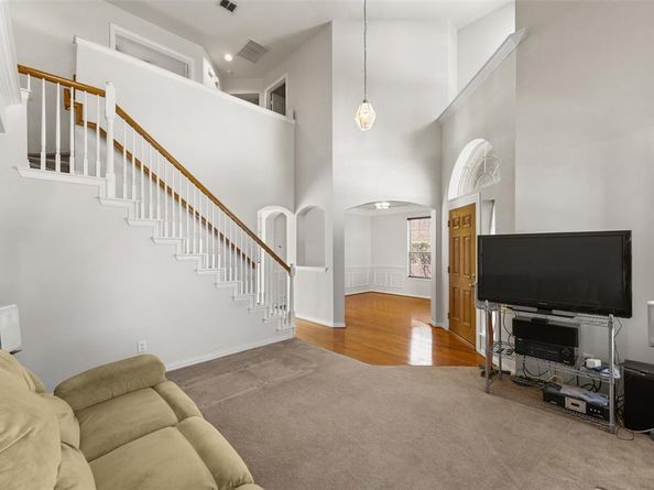 300  Cosbie Drive , Irving Texas 75063